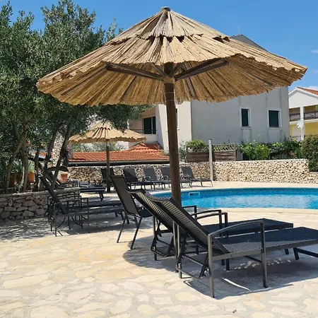 Διαμέρισμα Red House With Swimming Pool *